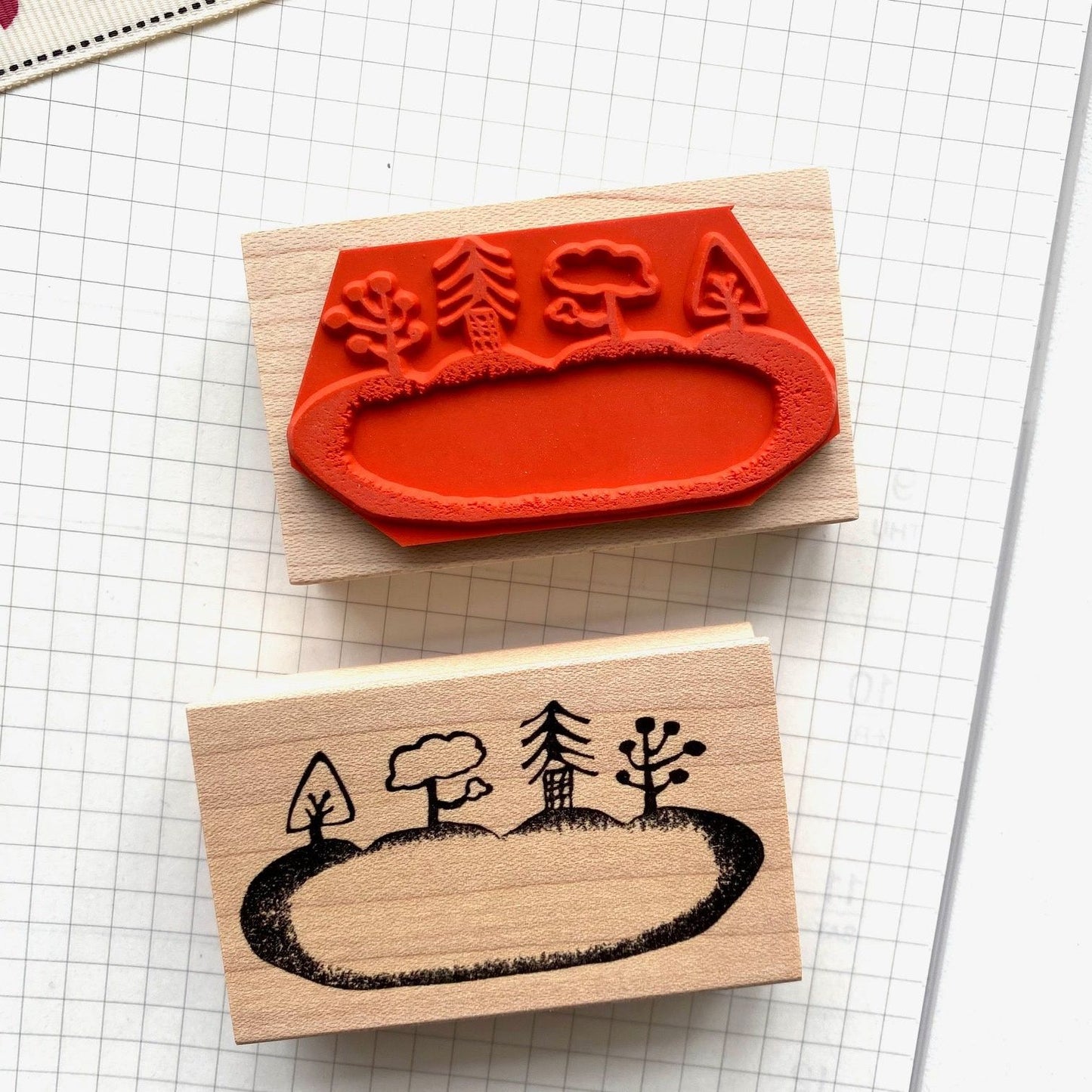 Hankodori Rubber Stamp - Bread and Tree (Frame)