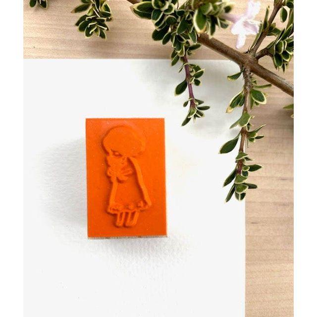 MA7stamp Rubber Stamp - Little Hana Loves Her Bear